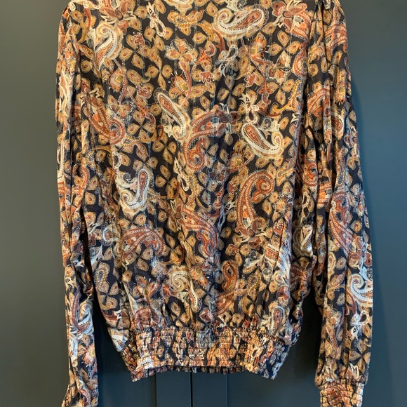 Roan and Ryan paisley print blouse with silver metallic threading.  Size M - Picture 6 of 6